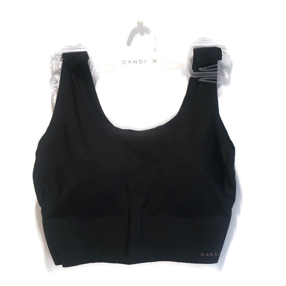NWOT Danskin Intimates bra in black, removable pads size M.
